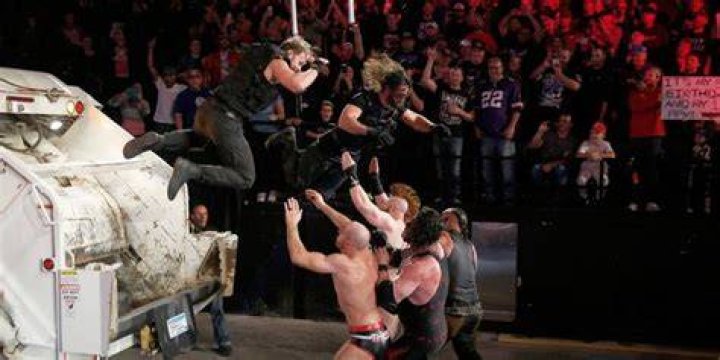 Shield and Angle v Miz, Strowman, Kane, Sheamus and Cesaro TLC 2017 Cropped
