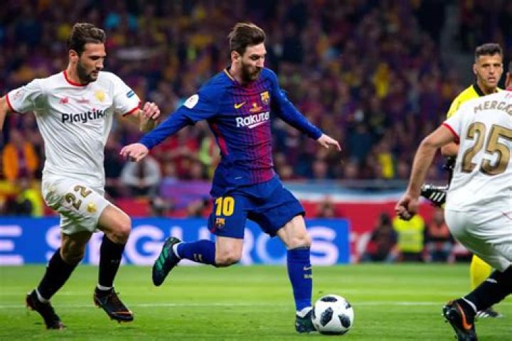 Shortest famous soccer players