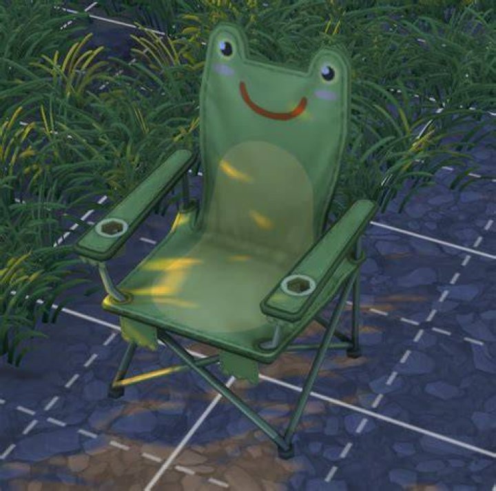 Sims Froggy Chair Compared to Animal Crossing