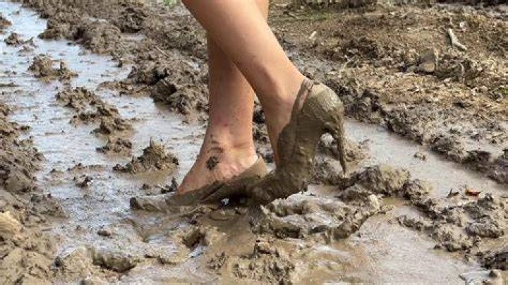 Sinking in mud high heels, shoeplay, sandals abuse, high heels stuck in
