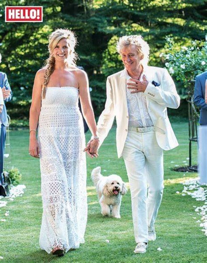 Sir Rod Stewart secretly renews wedding vows to wife Penny Lancaster in Sydney
