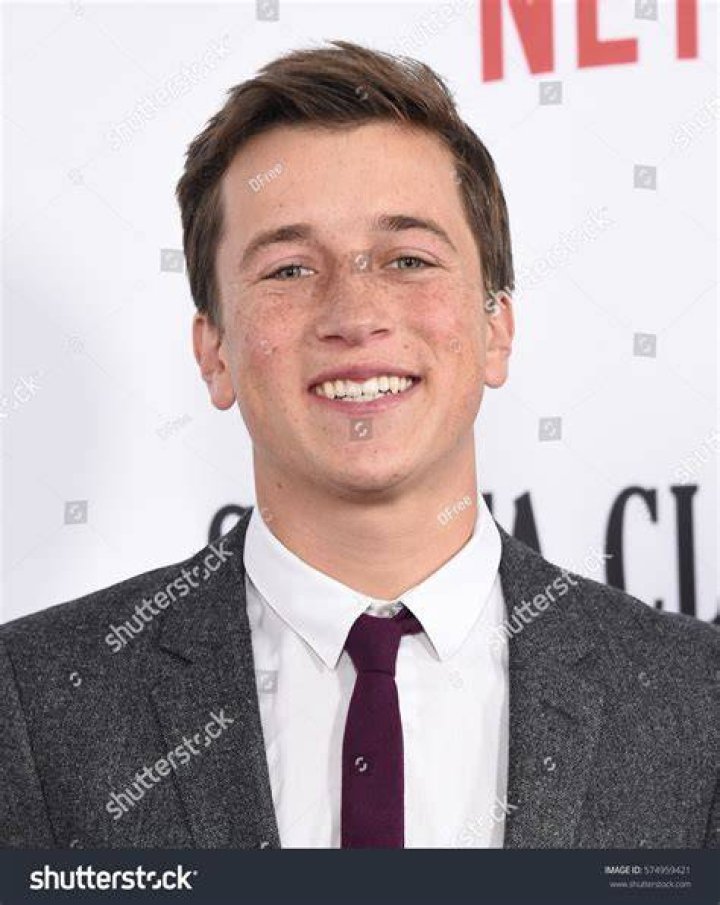 Skyler Gisondo in Santa Clarita Diet