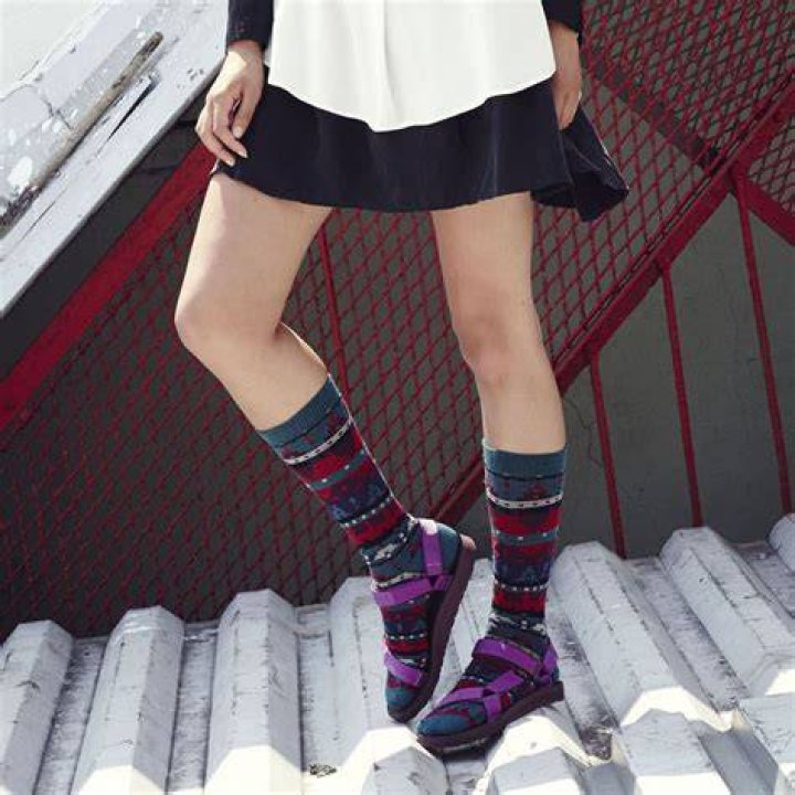 socks with sandals