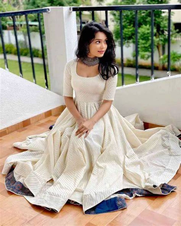 Sonal Vengurlekar Affairs, Height, Net Worth, Age, Bio and More