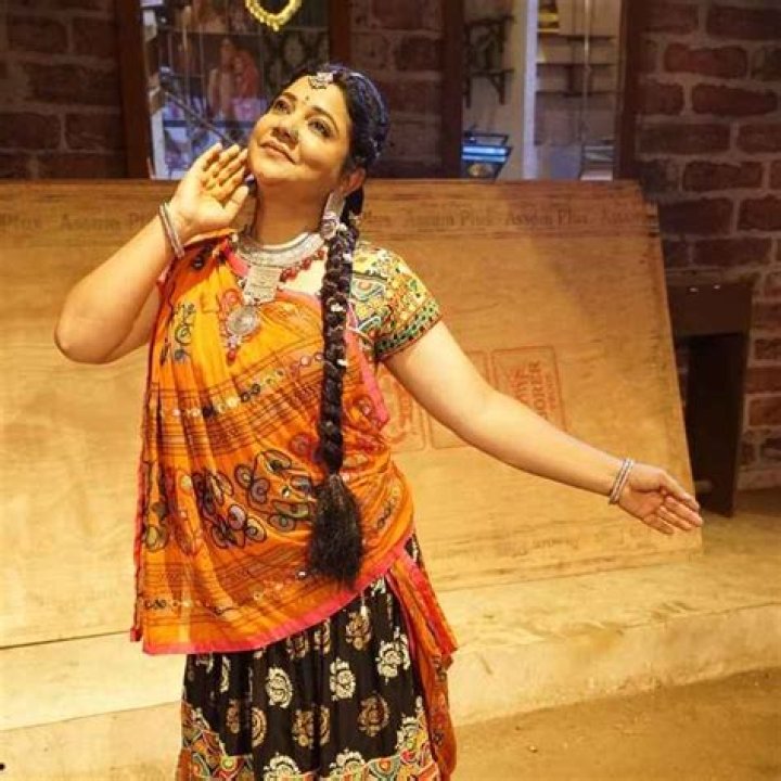 Sonali Pandit Naik Age, Net Worth, Affairs, Height, Bio and More