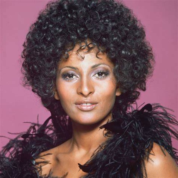 Split image of Pam Grier, Robert De Niro, and Samuel L Jackson in Jackie Brown