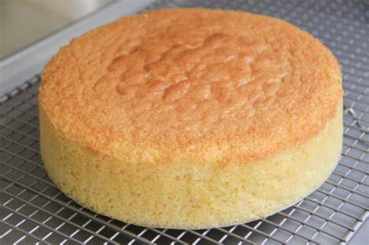 Sponge cake baking