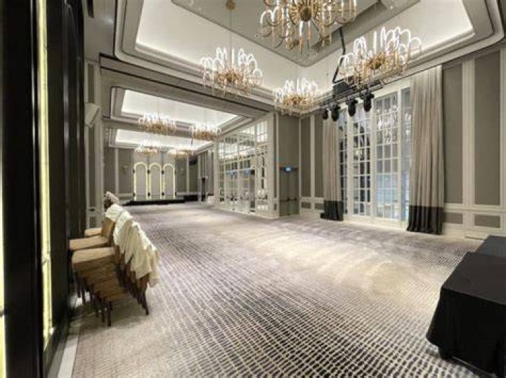 St. Regis Caroline's Four Hundred Room Fragrance