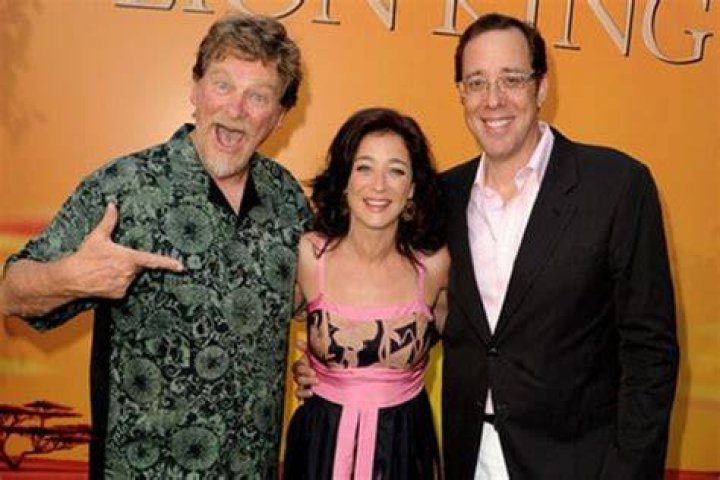 Steve Hewitt: The Husband Of Moira Kelly