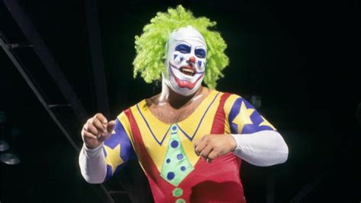 Steve Lombardi as Doink wrestling Heath Slater