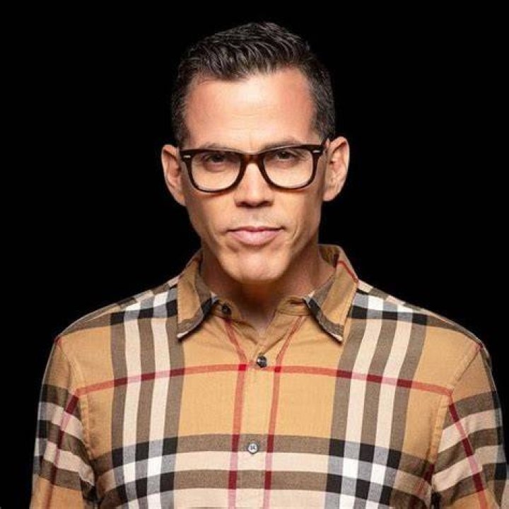 Steve O: net worth, age, spouse, parents, career, education, books, profiles
