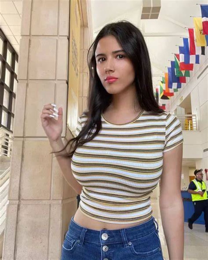 StrawberryTabby (Twitch Streamer) Age, Boyfriend, Wiki, Bio, Net Worth