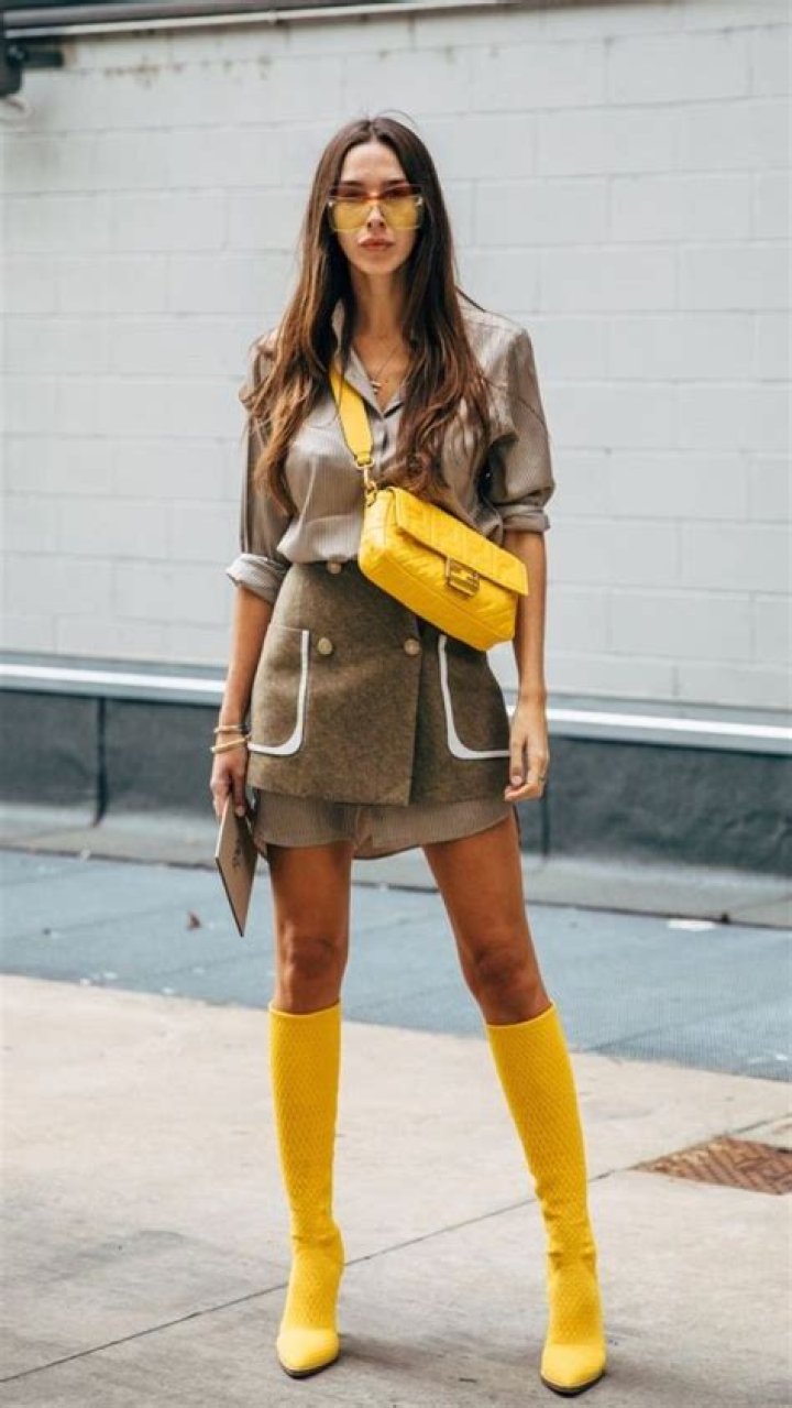 Street fashion, Yellow, Fashion, Street, Pedestrian, Snapshot, Footwear, Tights, Urban area, Road, 