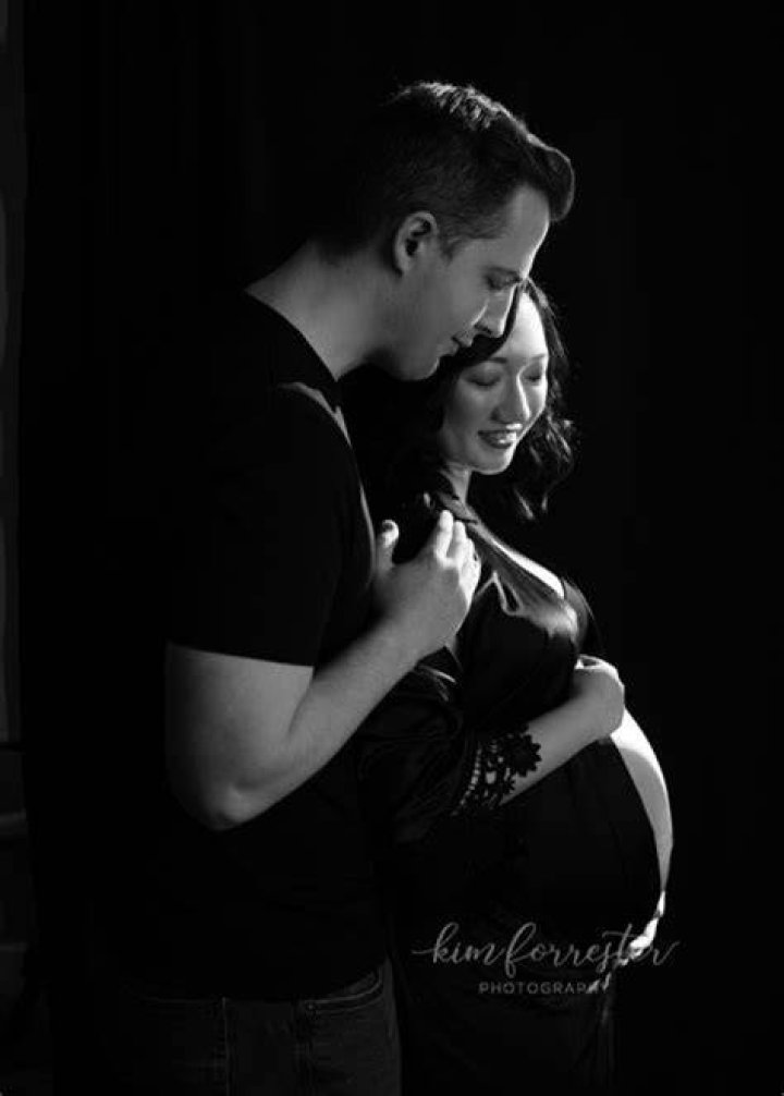 Stunning Black And White Pregnancy Photos: Capturing The Essence Of Motherhood