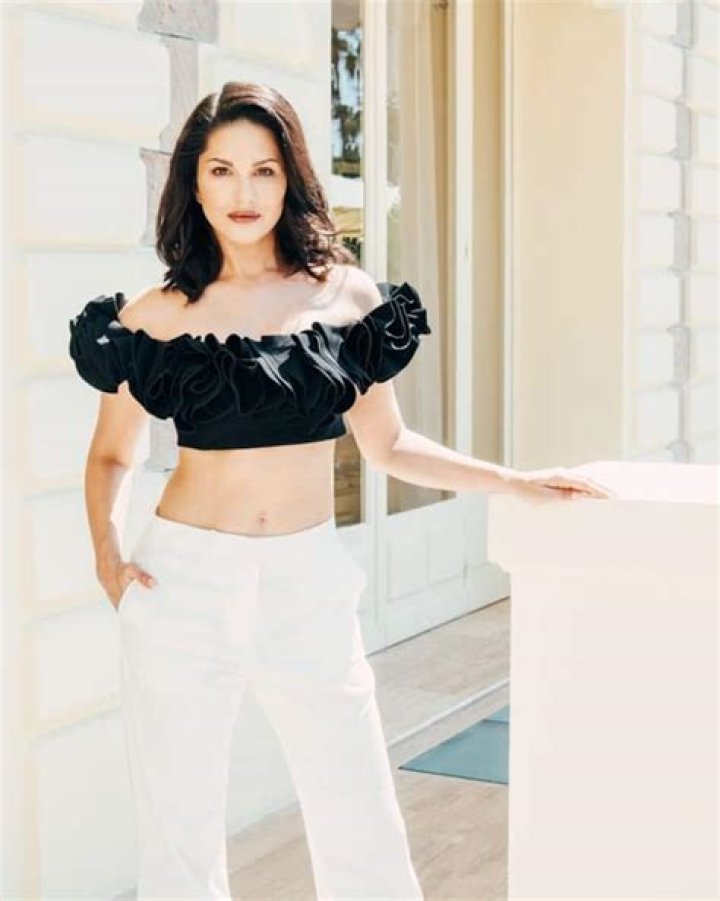 Sunny White Top 