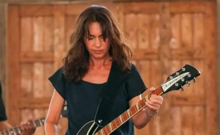 Susanna Hoffs Age, Net worth: Weight, Kids, Soulmate, Bio-Wiki