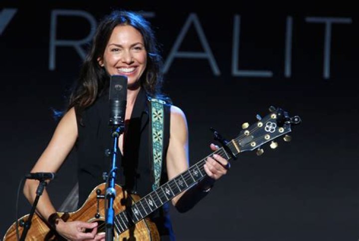 Susanna Hoffs net worth
