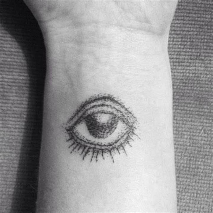 tattoo tatouage dotwork handpoke handpokingtattoo fonteljuice 