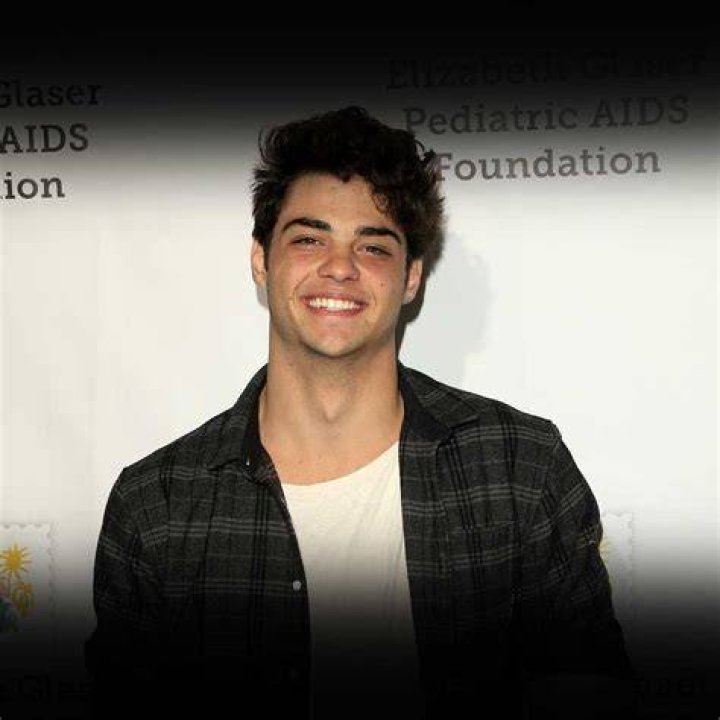 Taylor Centineo Wiki, Birthday, Age, Height, Boyfriend, Noah Centineo
