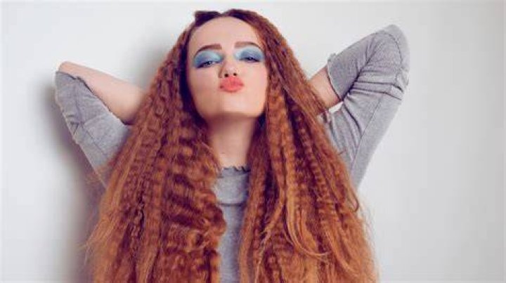 The 1990s Beauty Trend That Was Actually Harmful To Your Hair