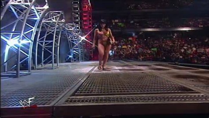 The Kat v Tori Raw December 13, 1999 Cropped