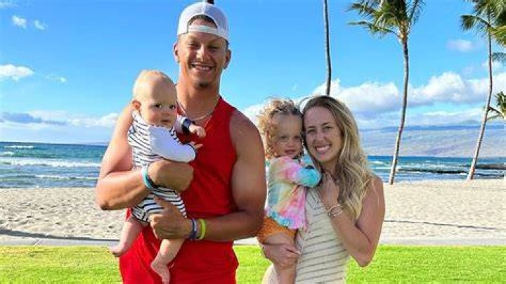 The Mahomes' Holiday Photo Has Fans Cracking Up