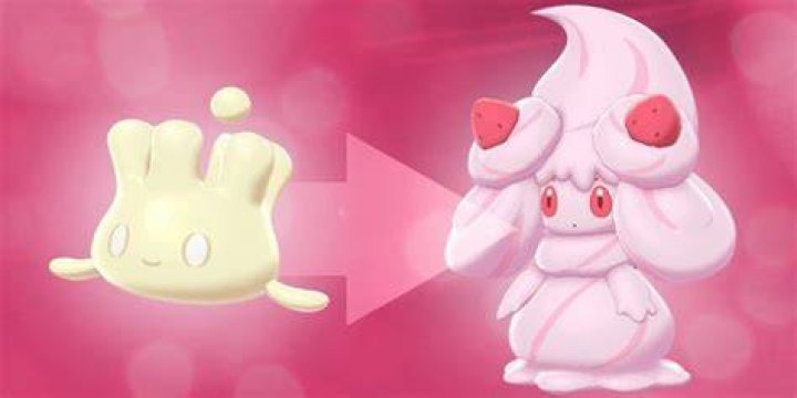 The Many Evolutions of Milcery Explained