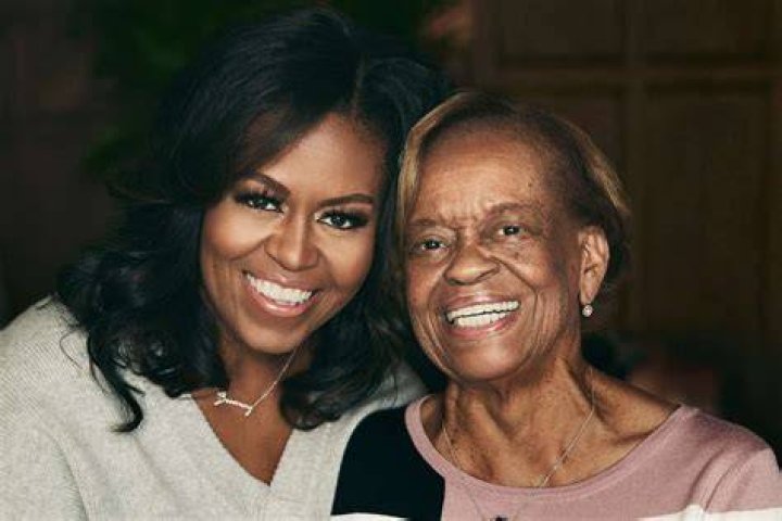 The Truth About Michelle Obama's Relationship With Her Mom, Marian Robinson
