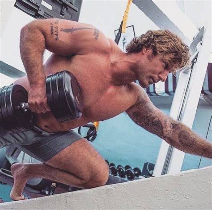 “This Is the Dumbest Sh*t I Ever Heard”: Bodybuilder’s Advice on Building a
Physique Naturally, Starts a Commotion Among Netizens