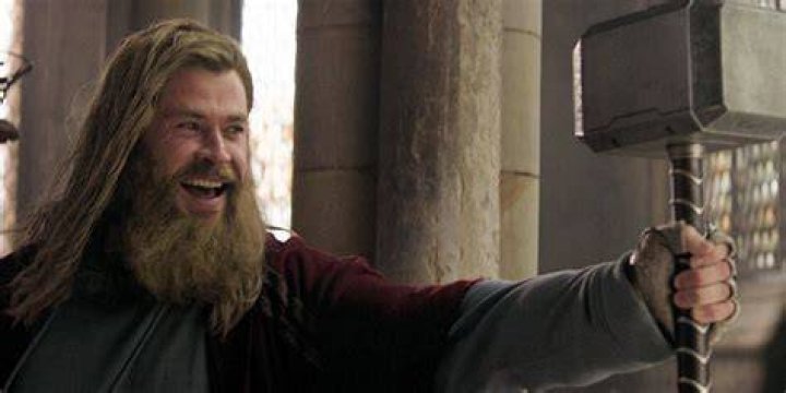 Thor Catches Mjolnir in Avengers Endgame