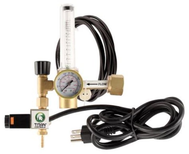 Titan Controls HGC702710 CO2 Regulator
