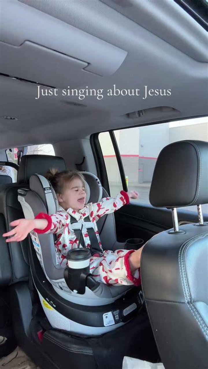 Toddler, God, singing, prayer, TikTok video