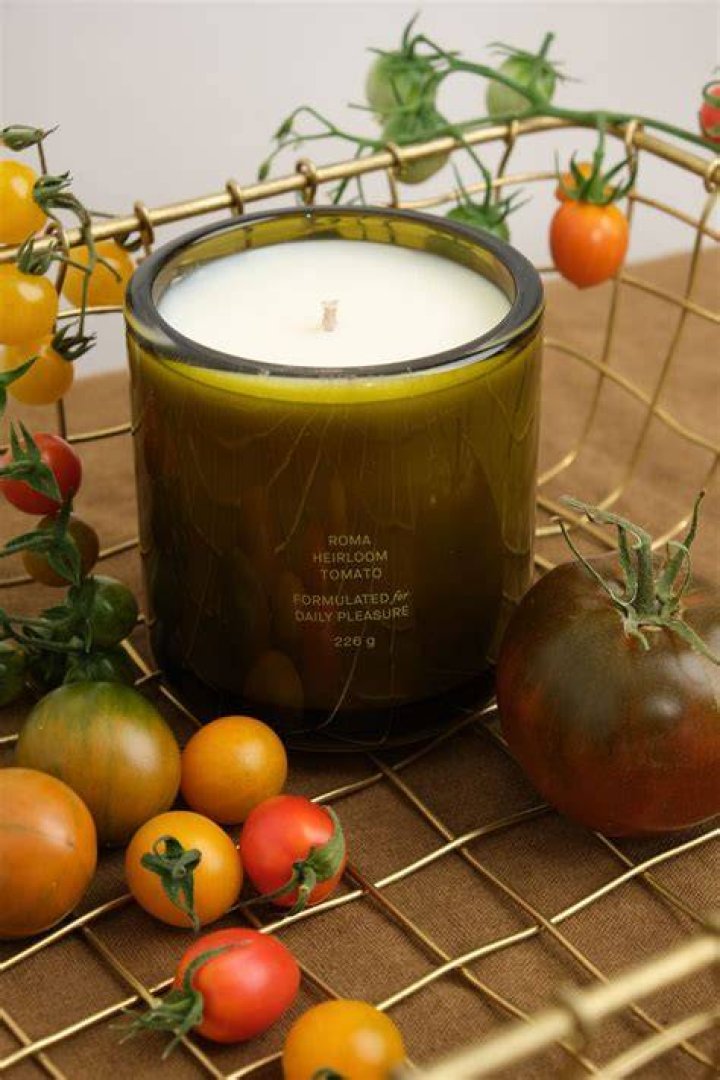 tomato candle