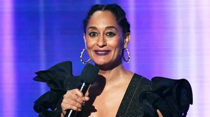 Tracee Ellis Ross Explains Her Twitching Eye at the 2017 AMAs