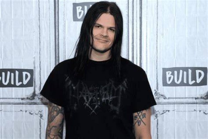 Travis Bacon net worth, biography, height, weight, fun facts and girlfriend