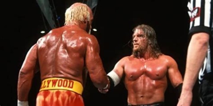 Triple H Vs Hulk Hogan