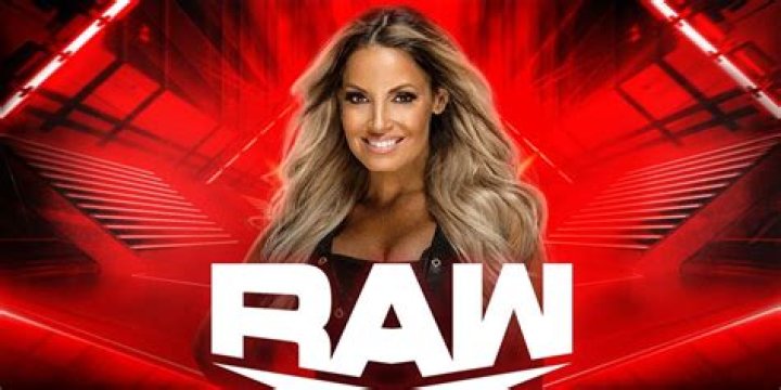 Trish Stratus Toronto Raw 