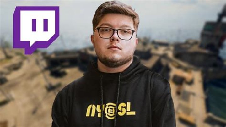 Twitch streamer Aydan receives 7day ban for humping his chair