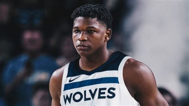 TWolves, la reazione di Edwards dopo l&rsquo;esclusione nel quarto periodo
