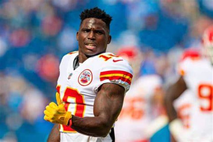 Tyreek Hill: NFL, Football, Age, Height, Wife, Net Worth !