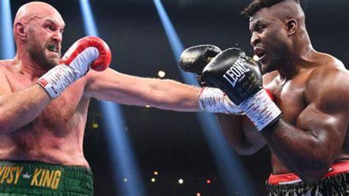 Tyson Fury Narrowly Defeats Francis Ngannou