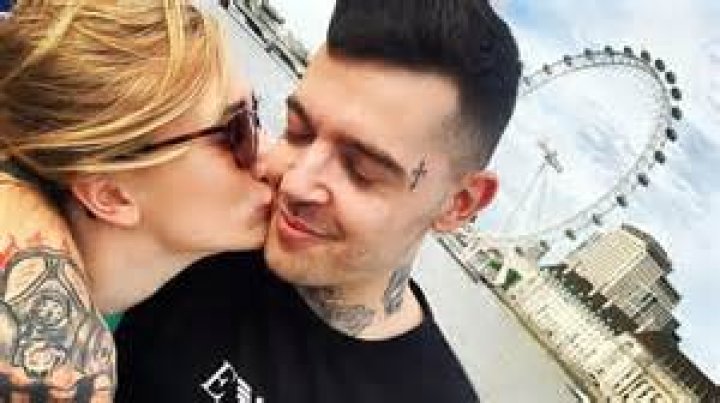 UK man who left wife, kids for Ukrainian refugee ends relationship