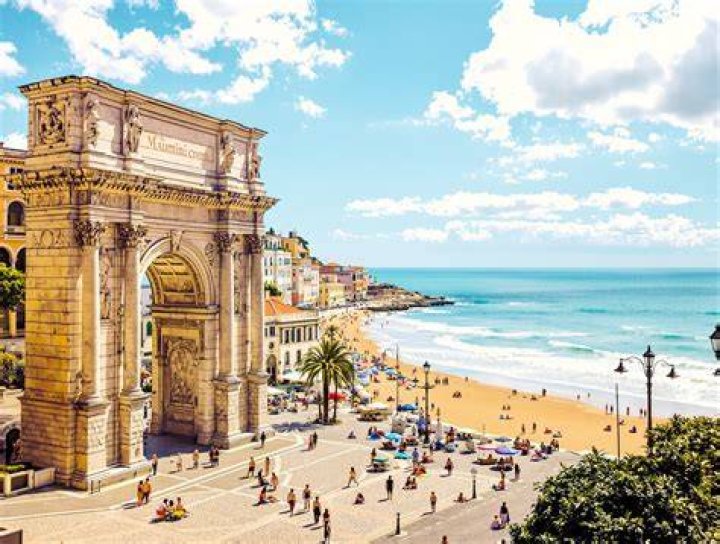 una guida tra arte e mare