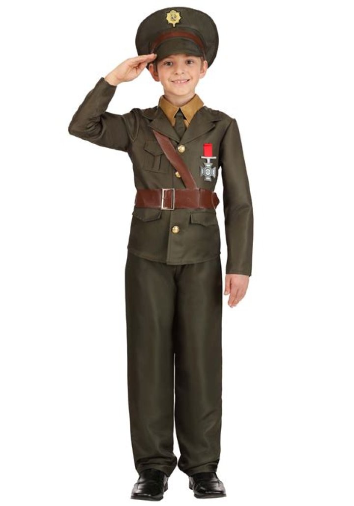 Uniform, Costume, Military uniform, Gesture, Official, Military officer, 