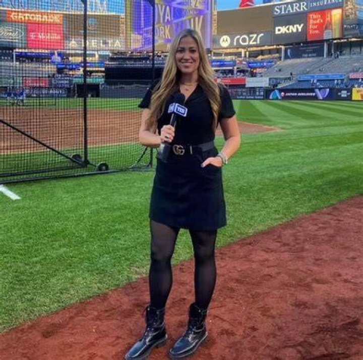 Unveiling The Secrets Of Meredith Marakovits' Height: Insights And Discoveries