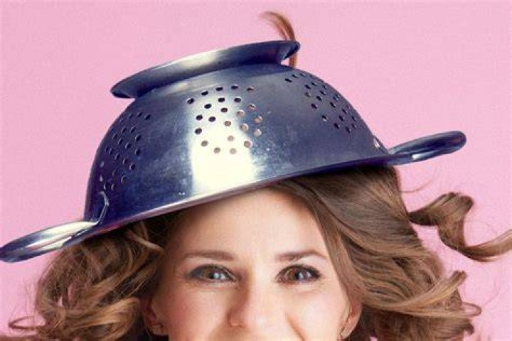 Using a Strainer to Diffuse Hair