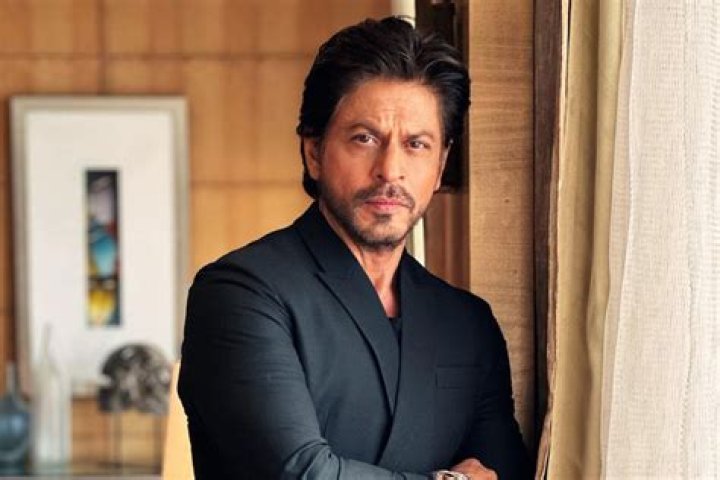 Viral Video: Shah Rukh Khan talks in Tamil with Jawan director Atlee