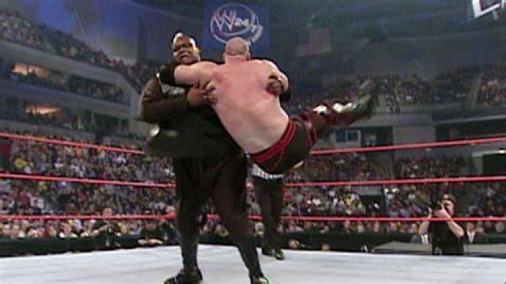 Viscera vs Kane WWE Backlash