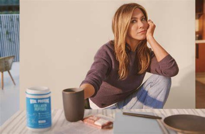 Vital Proteins & Jennifer Aniston Protein and Collagen Bar Vital Proteins & Jennifer Aniston Protein and Collagen Bar