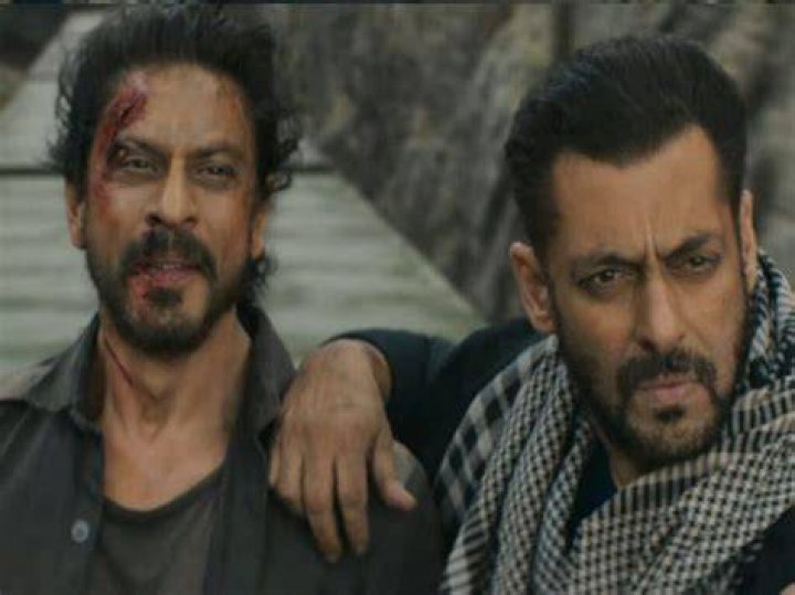 Watch: Shah Rukh Khan shoots for Salman Khan's Tiger 3 in his Pathaan look